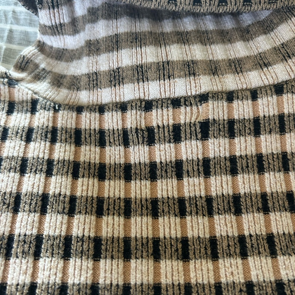 Anthropologie Ribbed Turtleneck Sweater in Brown and Cream - Picture 4 of 6